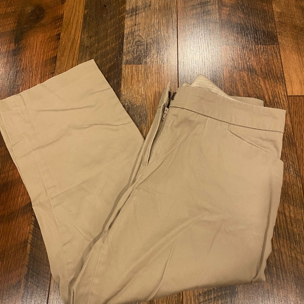 Sandro studio womens Khaki Capri cropped dress pants size 6